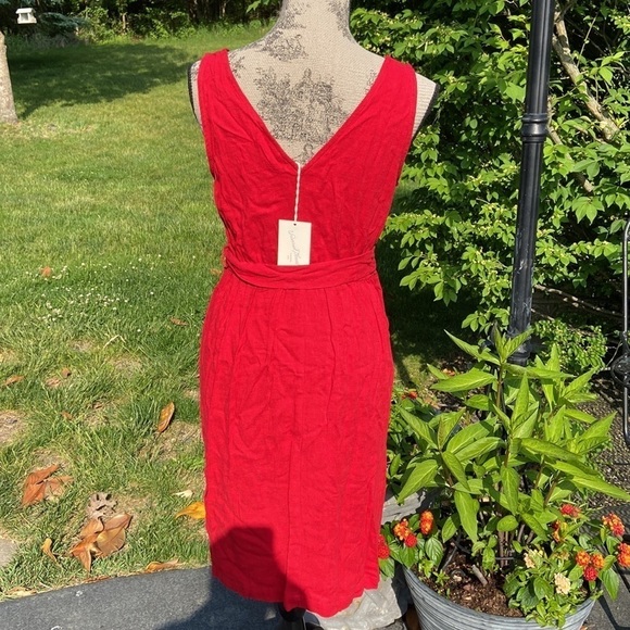 Universal thread red v neck sleeveless dress nwt - Picture 9 of 9